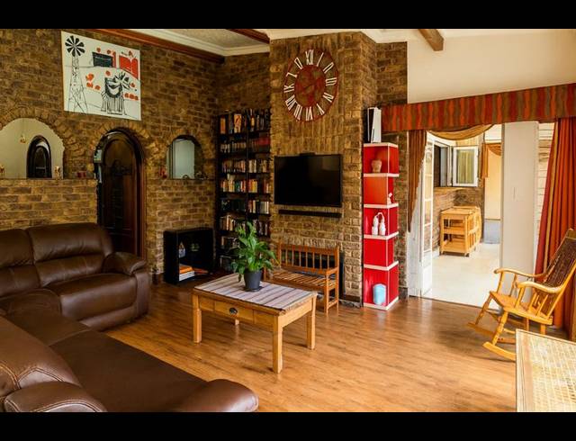 5 BEDROOM HOUSE FOR SALE IN WATERKLOOF GLEN